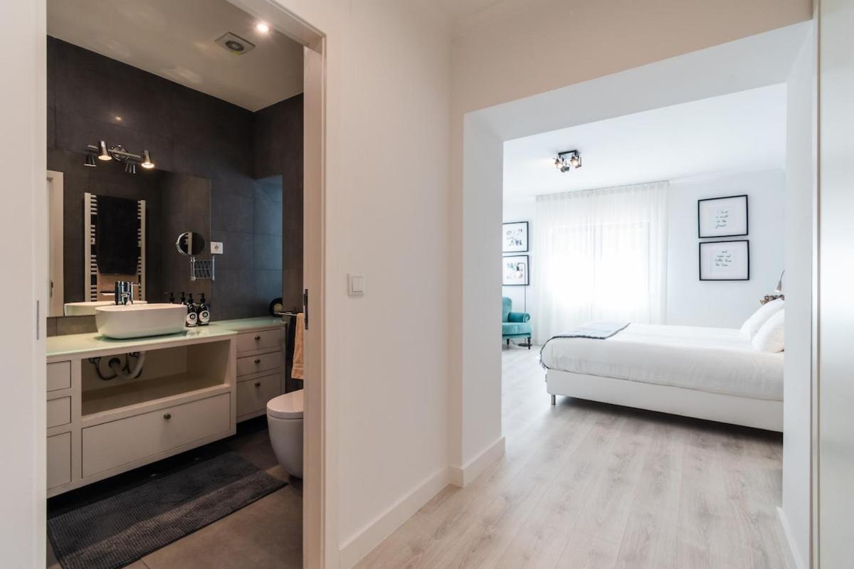 Luxury With A Pool In The - No Parties Allowed Lissabon